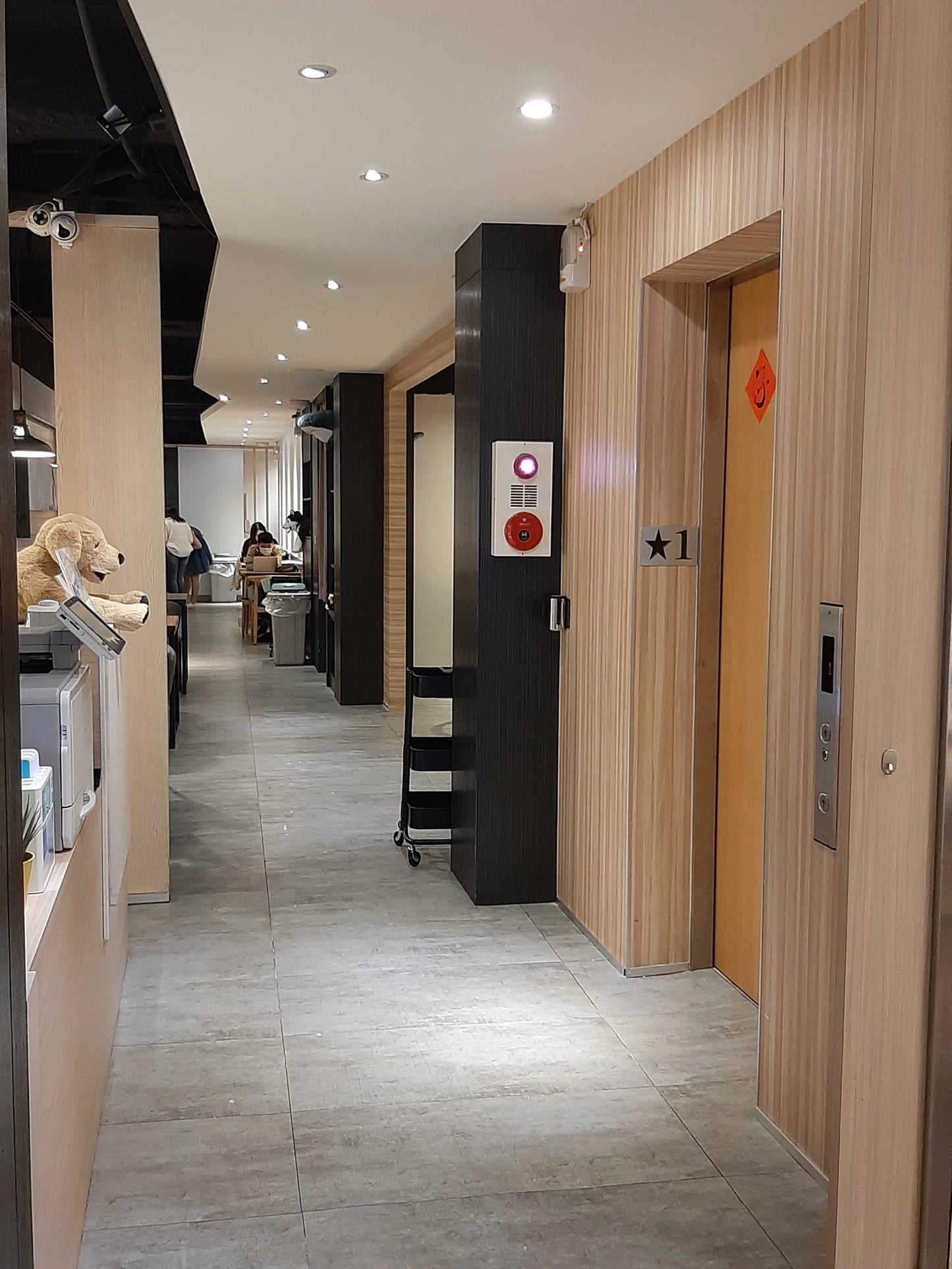 K Standard Suite with Working Desk