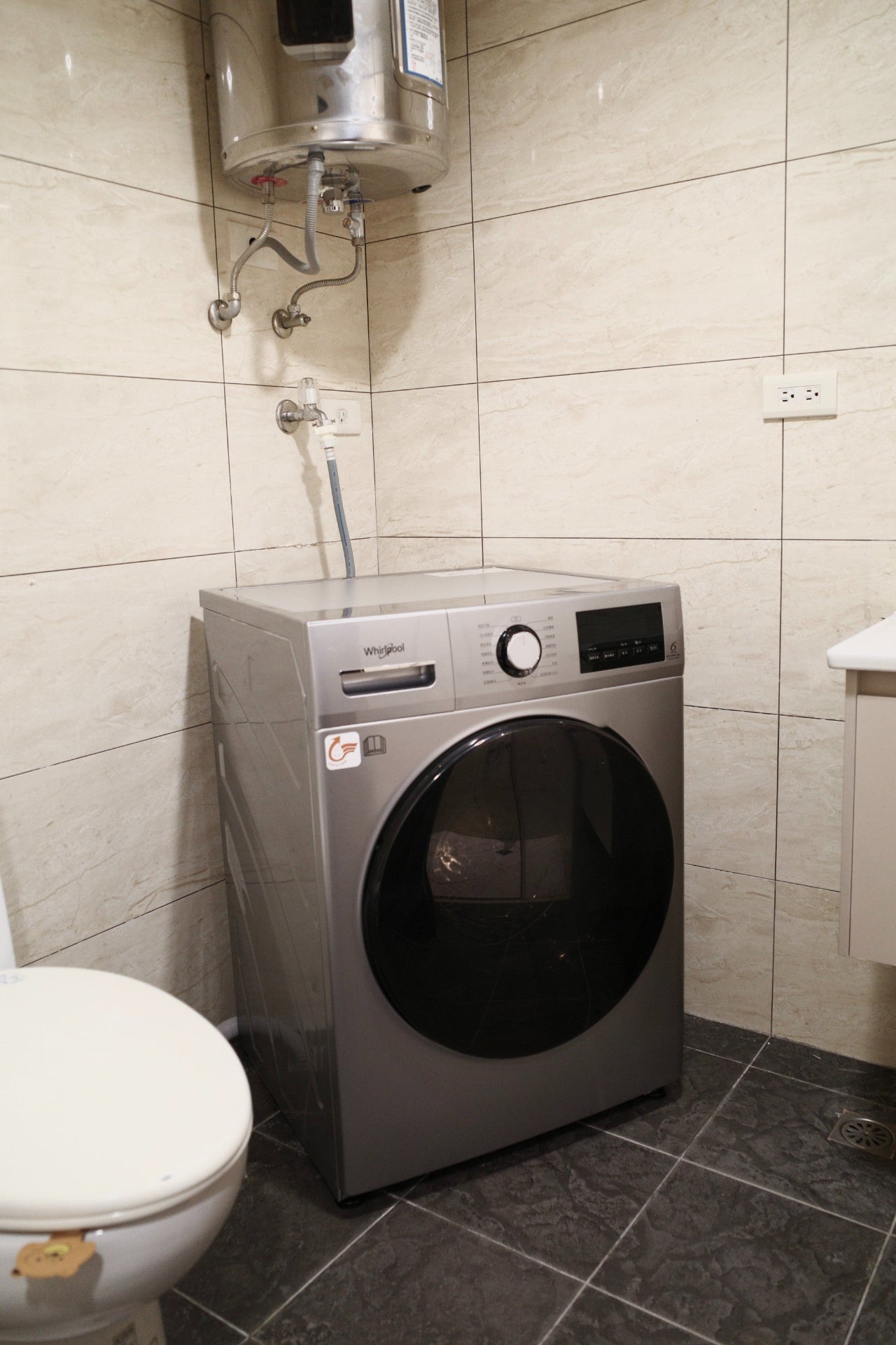 Relaxing Studio with Private Bathroom (CC4-3)