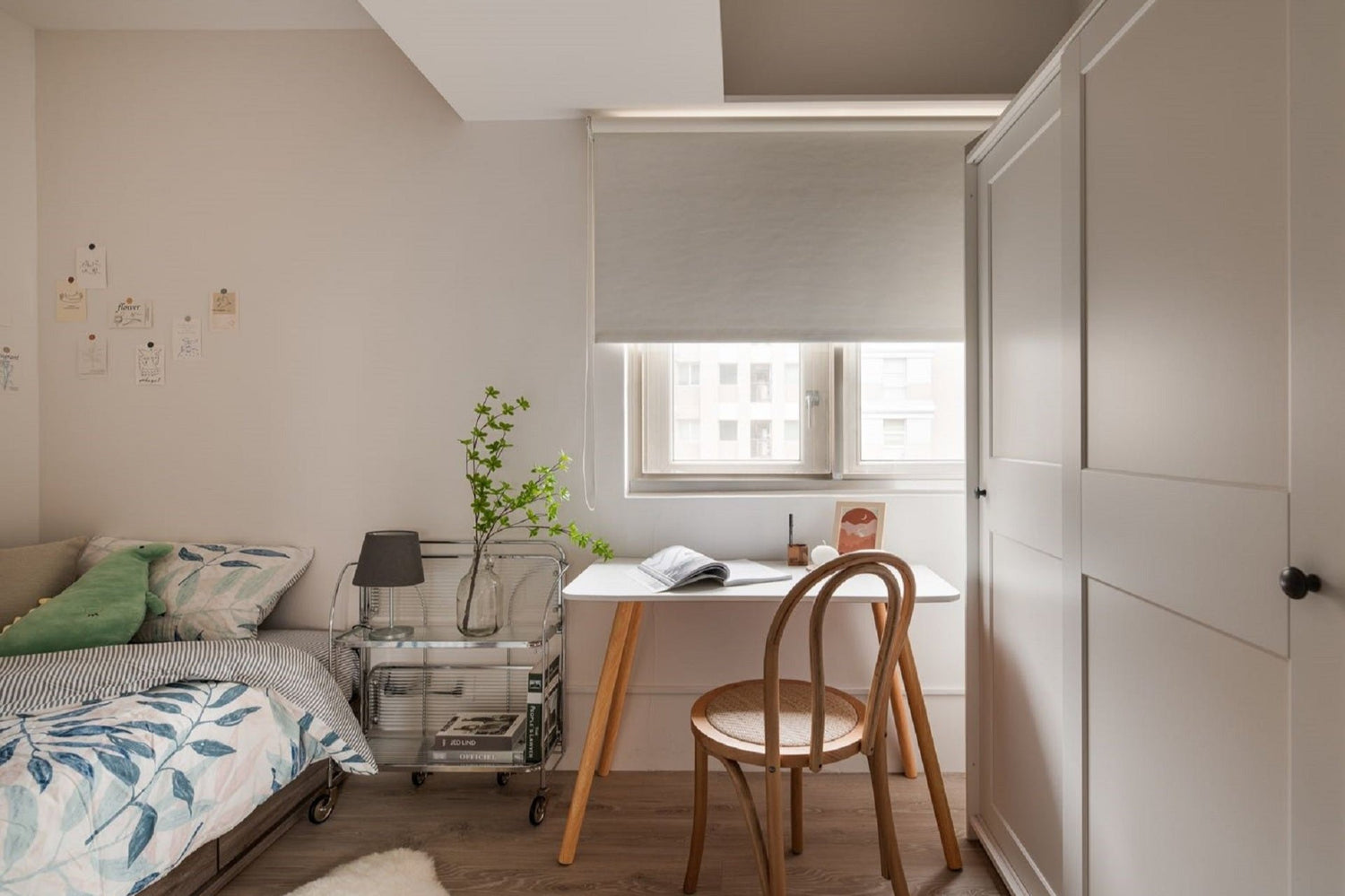 Dedicated workspace for digital nomads in Taipei Taiwan short-term apartment with high-speed Wi-Fi - Kolette Home