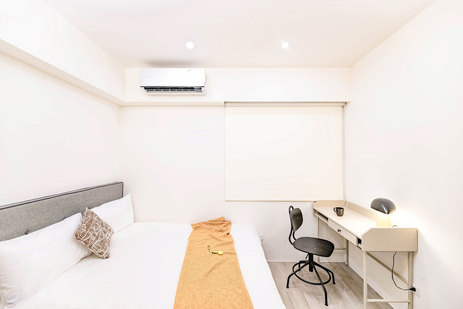Dedicated workspace for digital nomads in Taipei Taiwan short-term apartment with high-speed Wi-Fi - Kolette Home