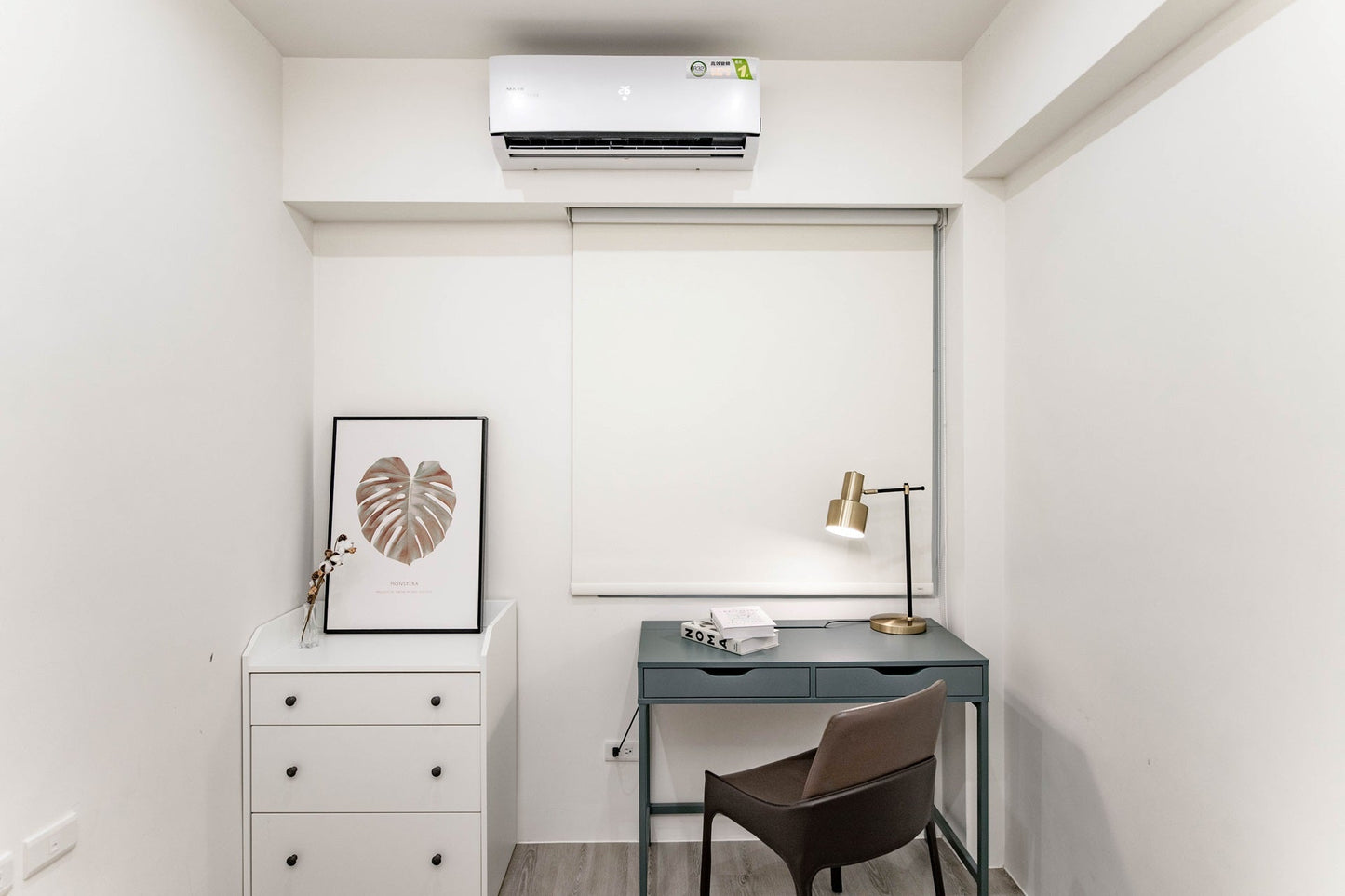 Dedicated workspace for digital nomads in Taipei Taiwan short-term apartment with high-speed Wi-Fi - Kolette Home