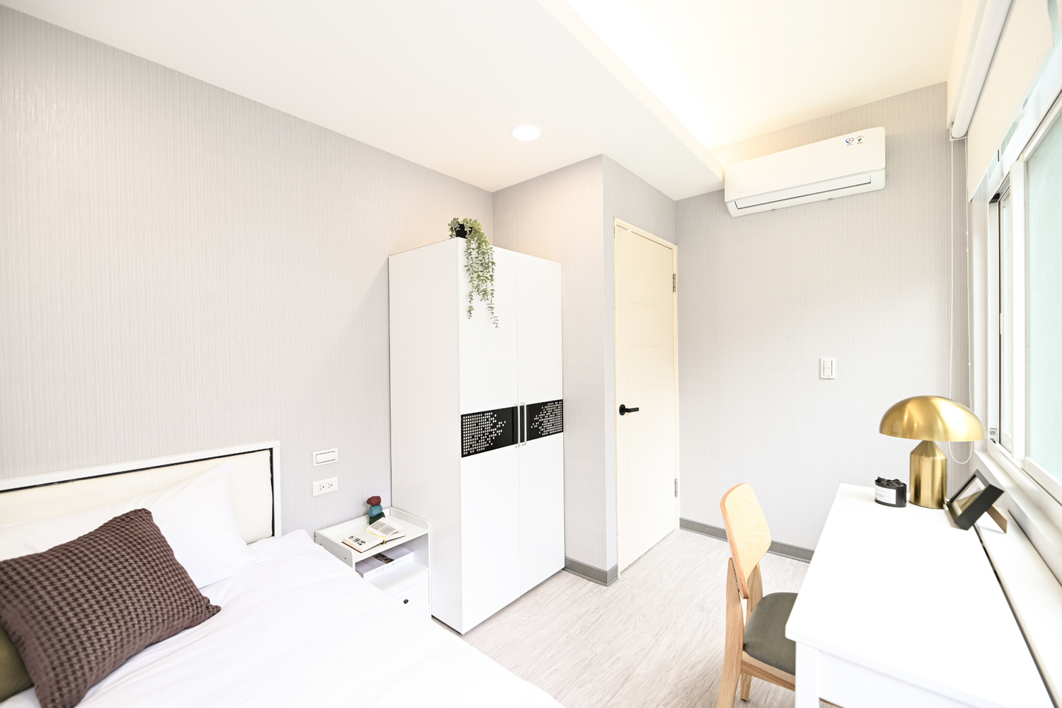 Cozy bedroom in Taipei Taiwan monthly apartment with premium bedding and quiet atmosphere - Kolette Home