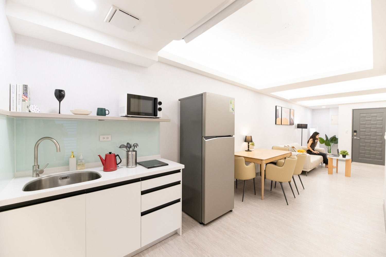Fully-equipped kitchen for serviced apartment in Taipei Taiwan, ideal for long-term stays - Kolette Home