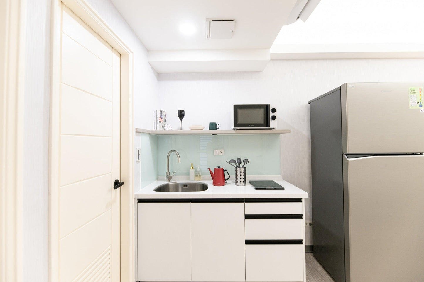 Fully-equipped kitchen for serviced apartment in Taipei Taiwan, ideal for long-term stays - Kolette Home