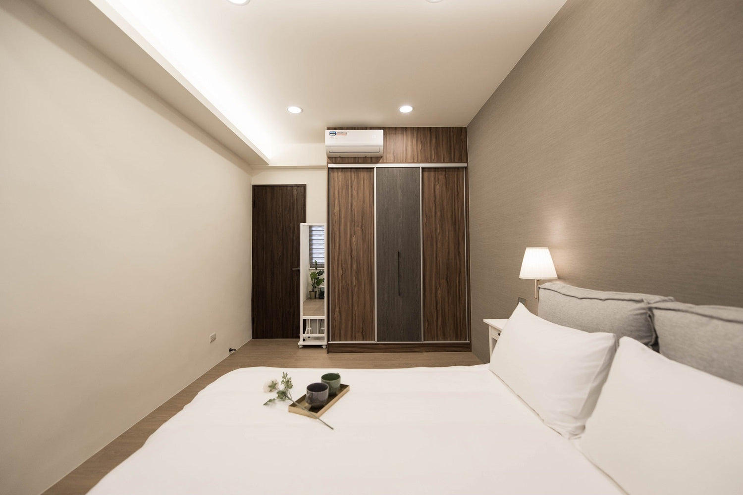 Cozy bedroom in Taipei Taiwan monthly apartment with premium bedding and quiet atmosphere - Kolette Home