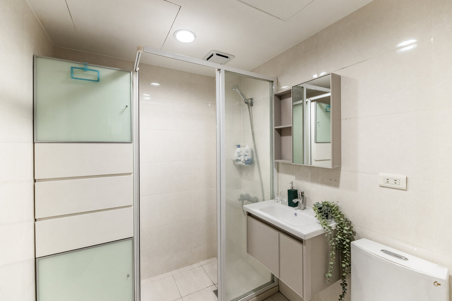 Clean hotel-grade bathroom in Taipei Taiwan short-term rental with shower - Kolette Home