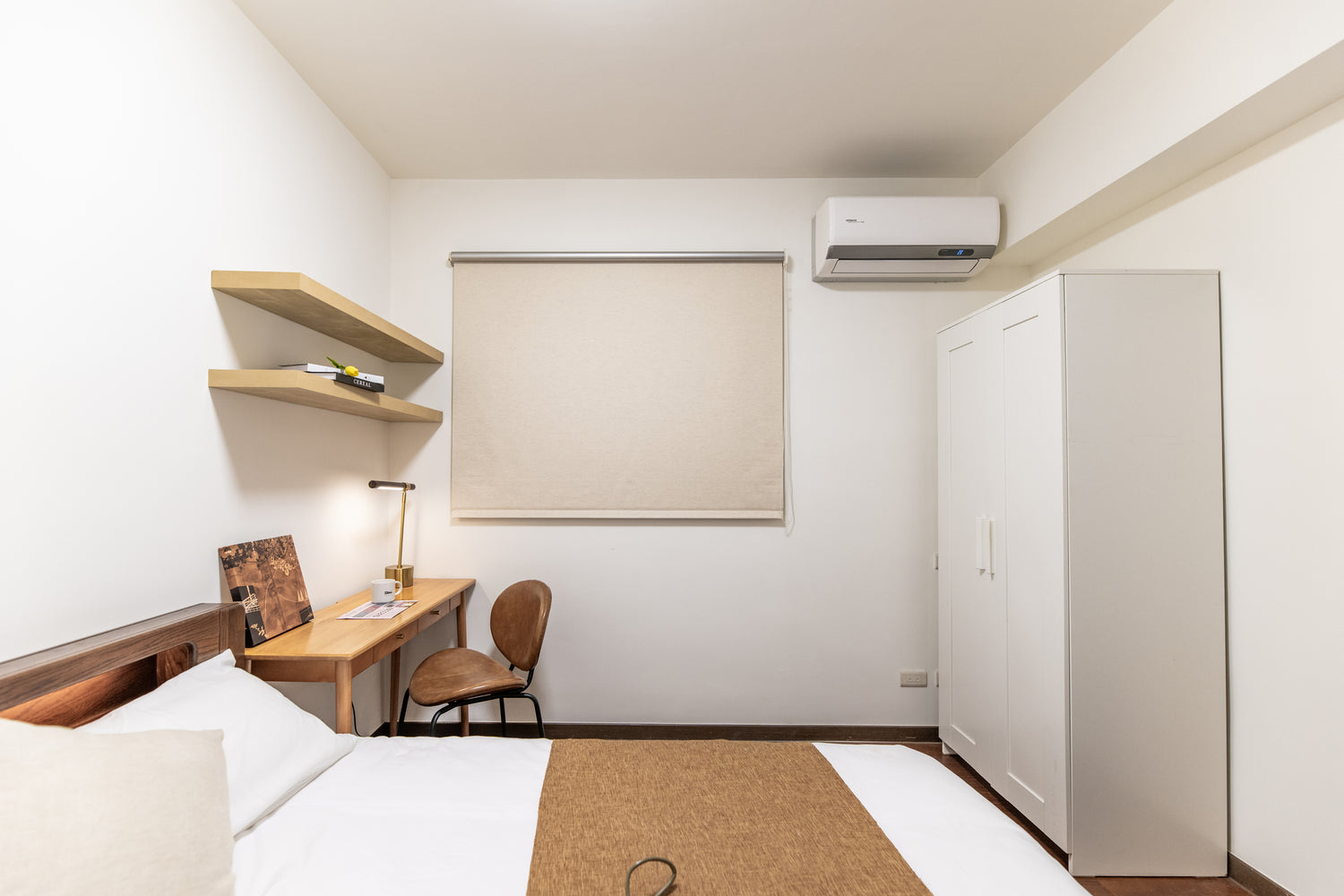 Cozy bedroom in Taipei Taiwan monthly apartment with premium bedding and quiet atmosphere - Kolette Home