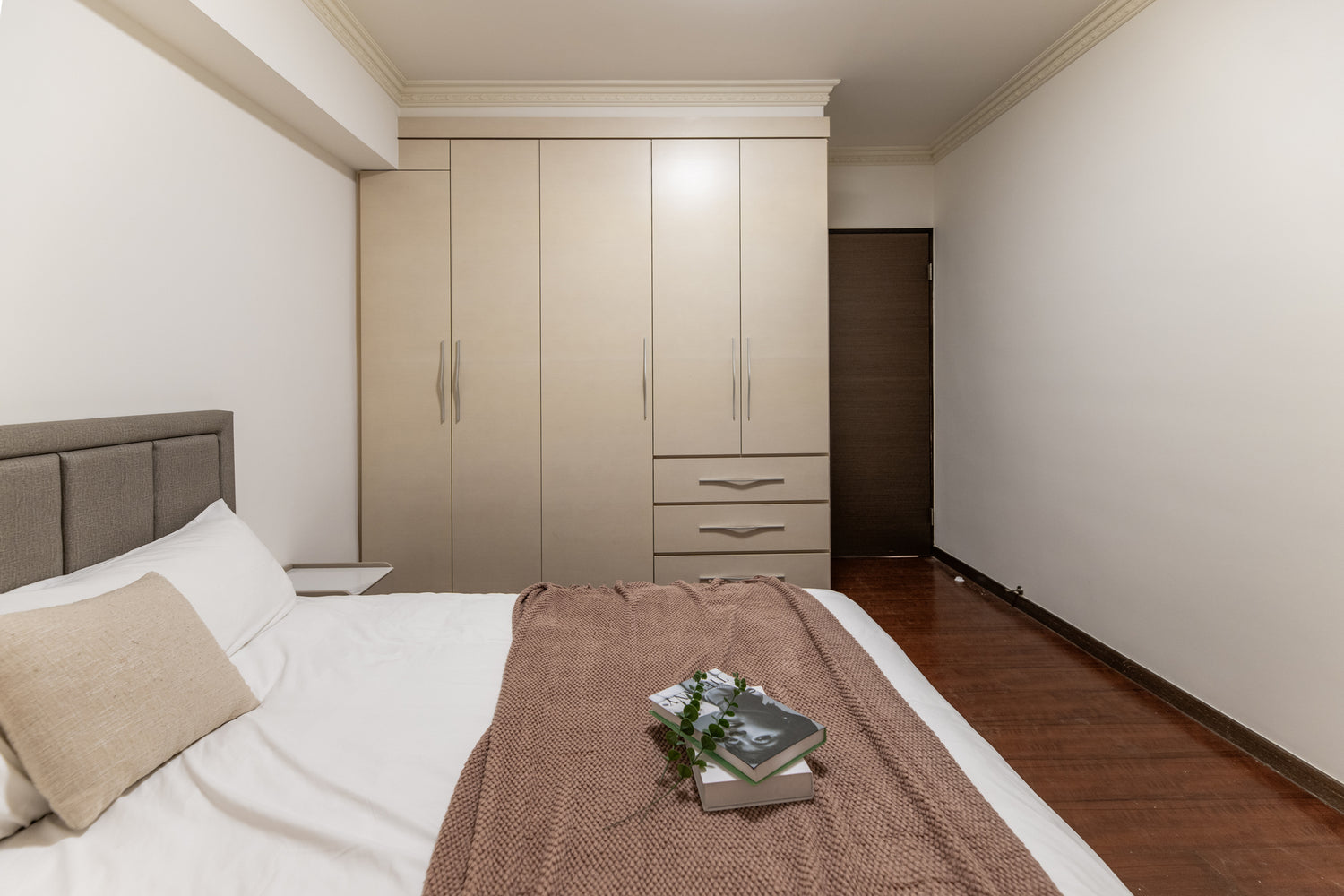 Cozy bedroom in Taipei Taiwan monthly apartment with premium bedding and quiet atmosphere - Kolette Home