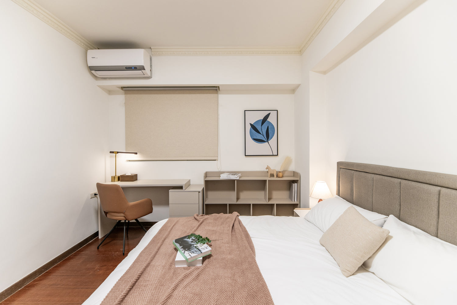 Dedicated workspace for digital nomads in Taipei Taiwan short-term apartment with high-speed Wi-Fi - Kolette Home