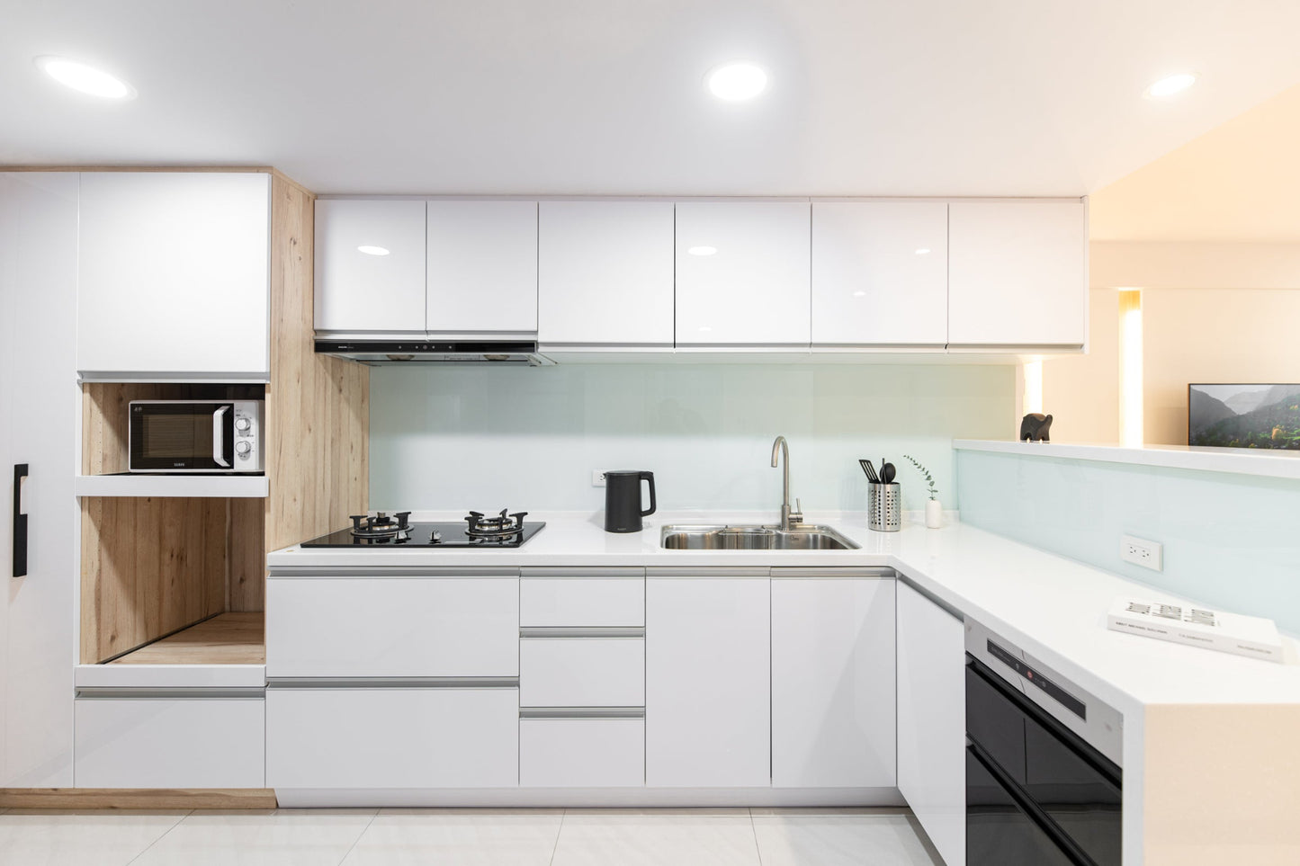 Fully-equipped kitchen for serviced apartment in Taipei Taiwan, ideal for long-term stays - Kolette Home