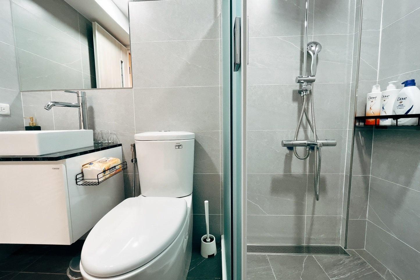 Clean hotel-grade bathroom in Taipei Taiwan short-term rental with shower - Kolette Home

