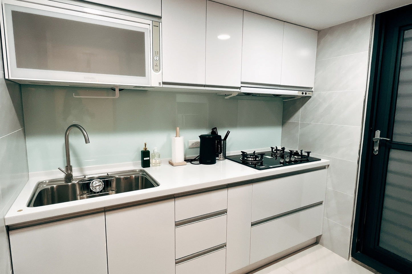 Fully-equipped kitchen for serviced apartment in Taipei Taiwan, ideal for long-term stays - Kolette Home