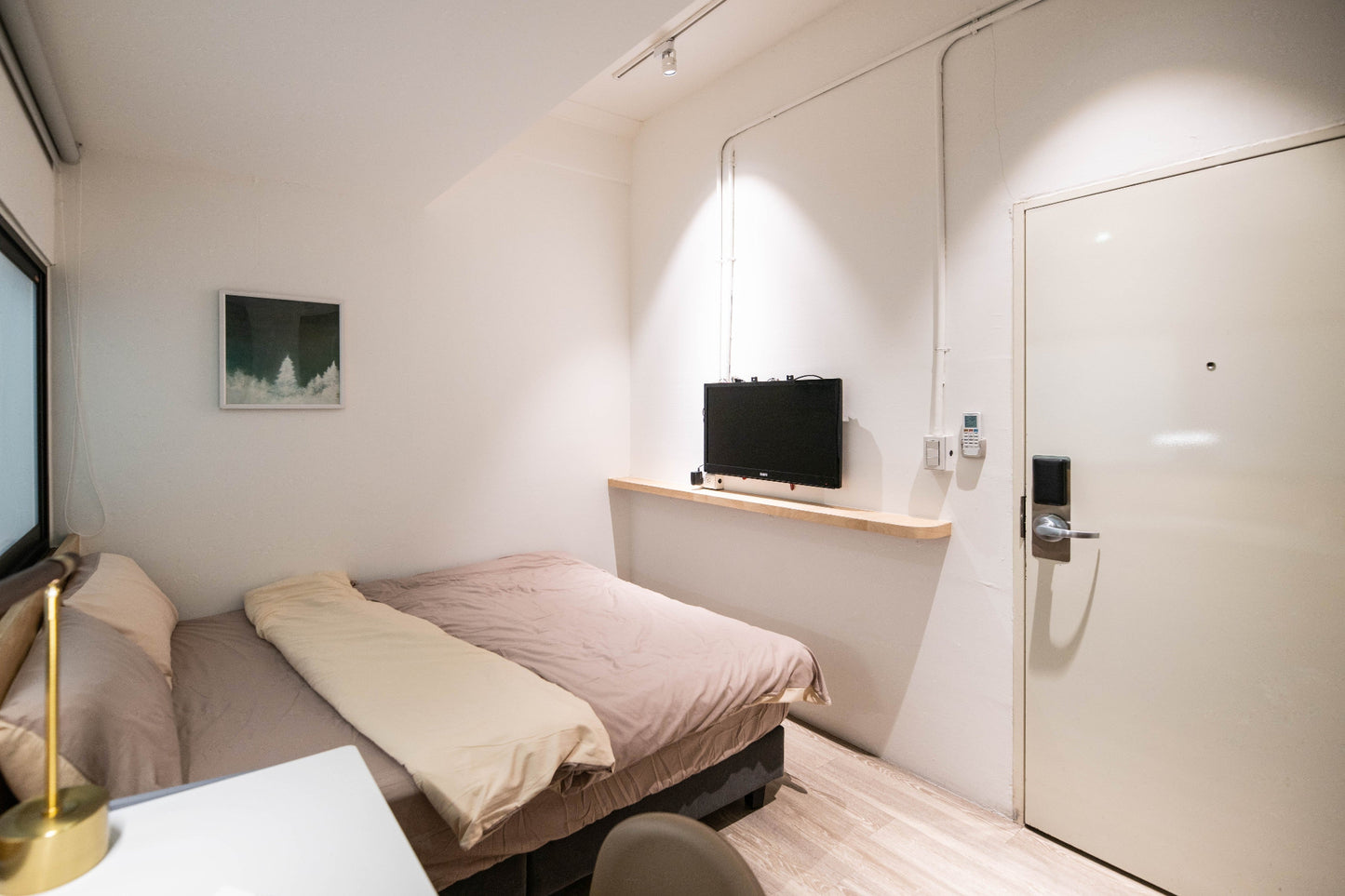 Modern living room in Taipei Taiwan short-term apartment with foreigners friendly - Kolette Home