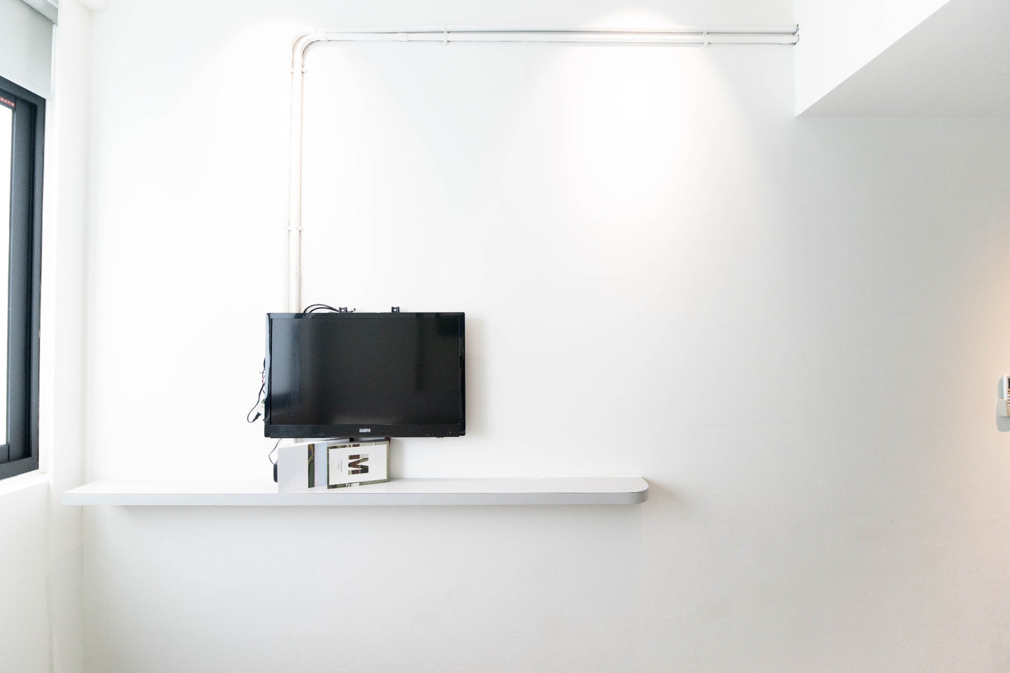 Modern living room in Taipei Taiwan short-term apartment with foreigners friendly - Kolette Home