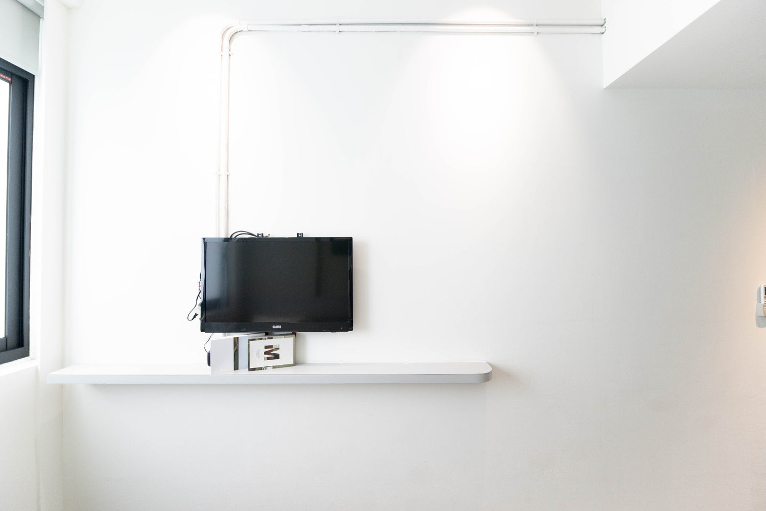 Modern living room in Taipei Taiwan short-term apartment with foreigners friendly - Kolette Home