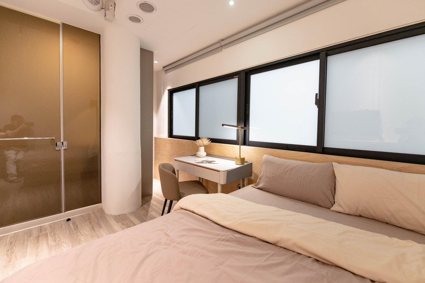 Dedicated workspace for digital nomads in Taipei Taiwan short-term apartment with high-speed Wi-Fi - Kolette Home