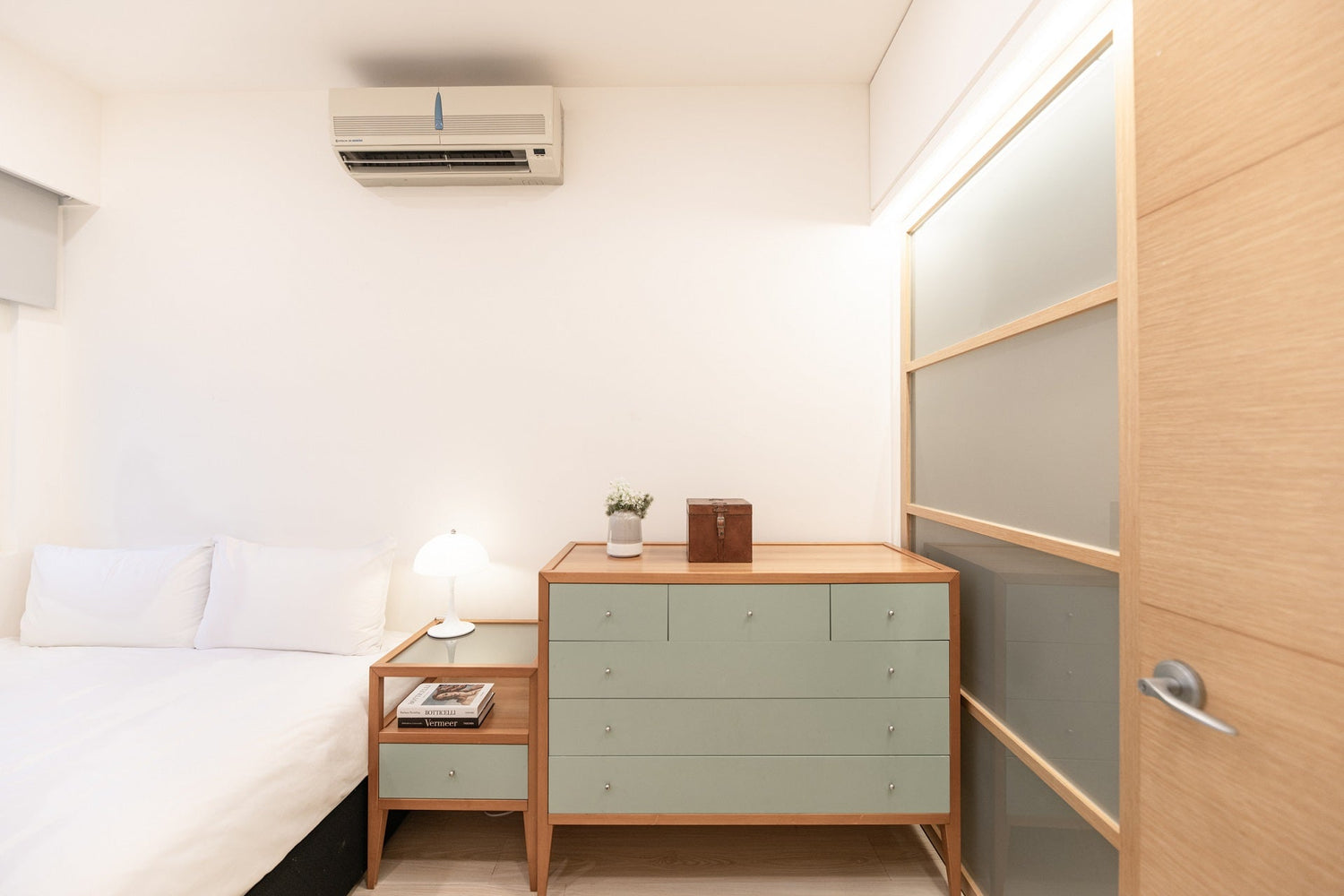 Cozy bedroom in Taipei Taiwan monthly apartment with premium bedding and quiet atmosphere - Kolette Home