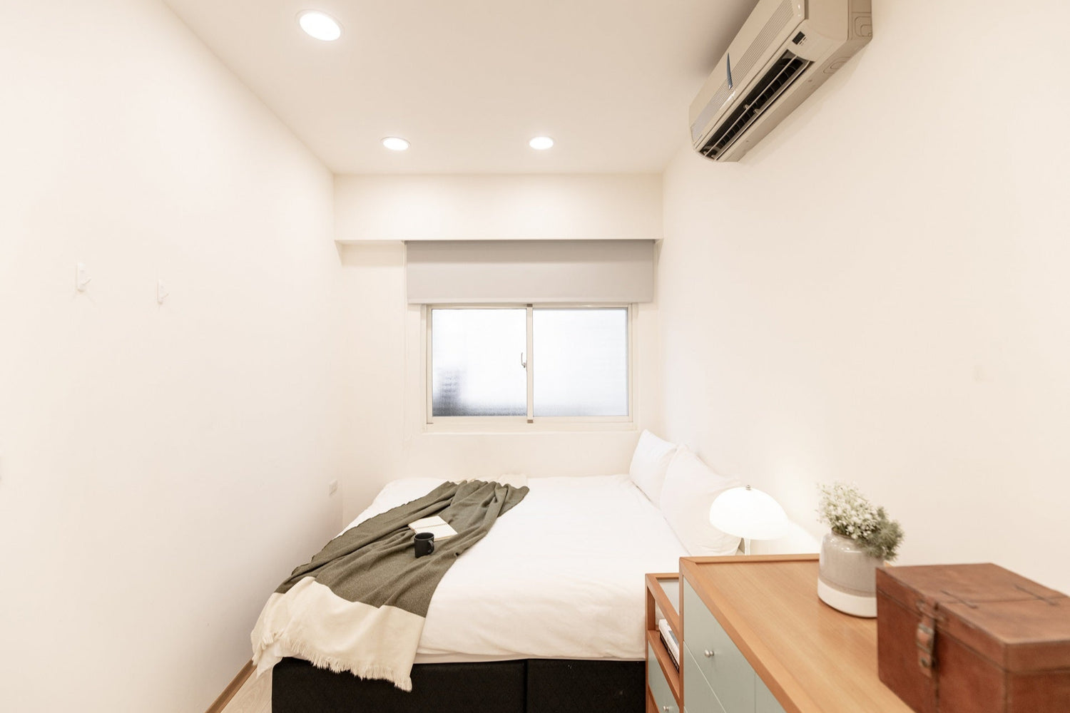 Cozy bedroom in Taipei Taiwan monthly apartment with premium bedding and quiet atmosphere - Kolette Home