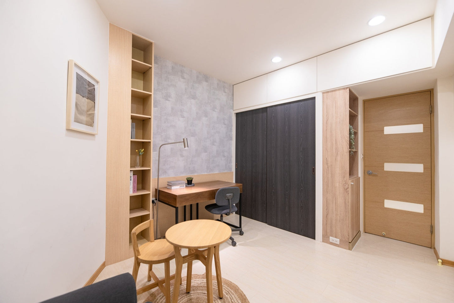 Dedicated workspace for digital nomads in Taipei Taiwan short-term apartment with high-speed Wi-Fi - Kolette Home