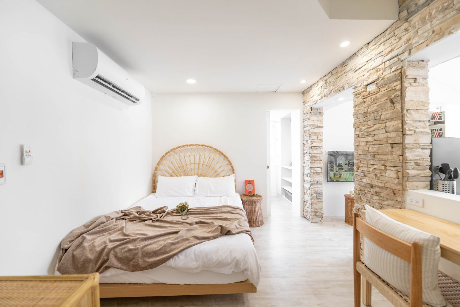 Cozy bedroom in Taipei Taiwan monthly apartment with premium bedding and quiet atmosphere - Kolette Home