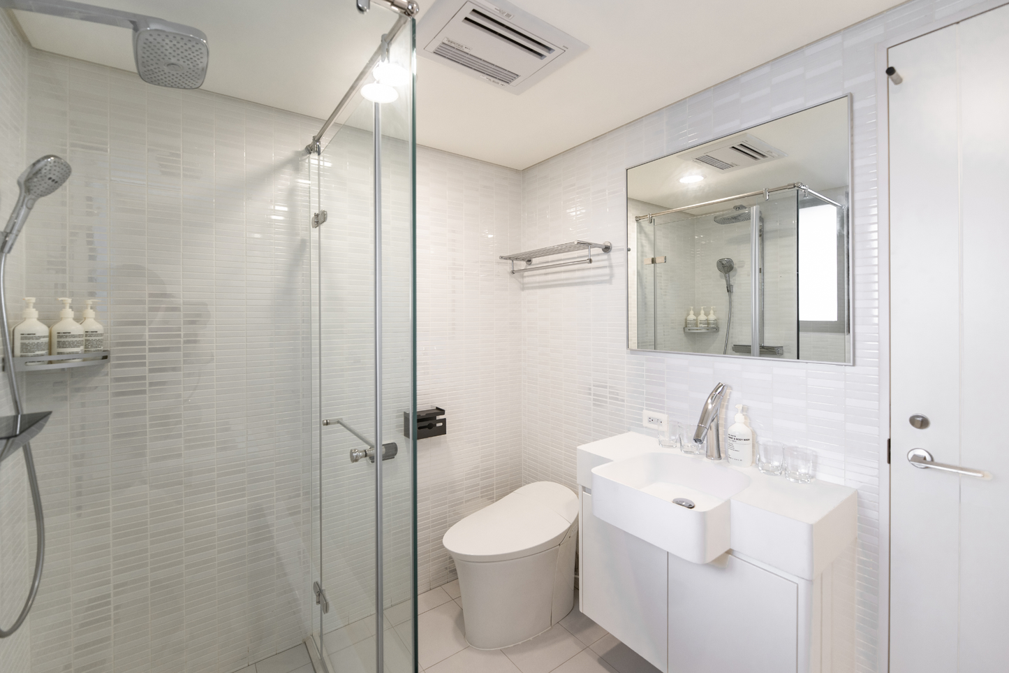 Clean hotel-grade bathroom in Taipei Taiwan short-term rental with shower - Kolette Home
