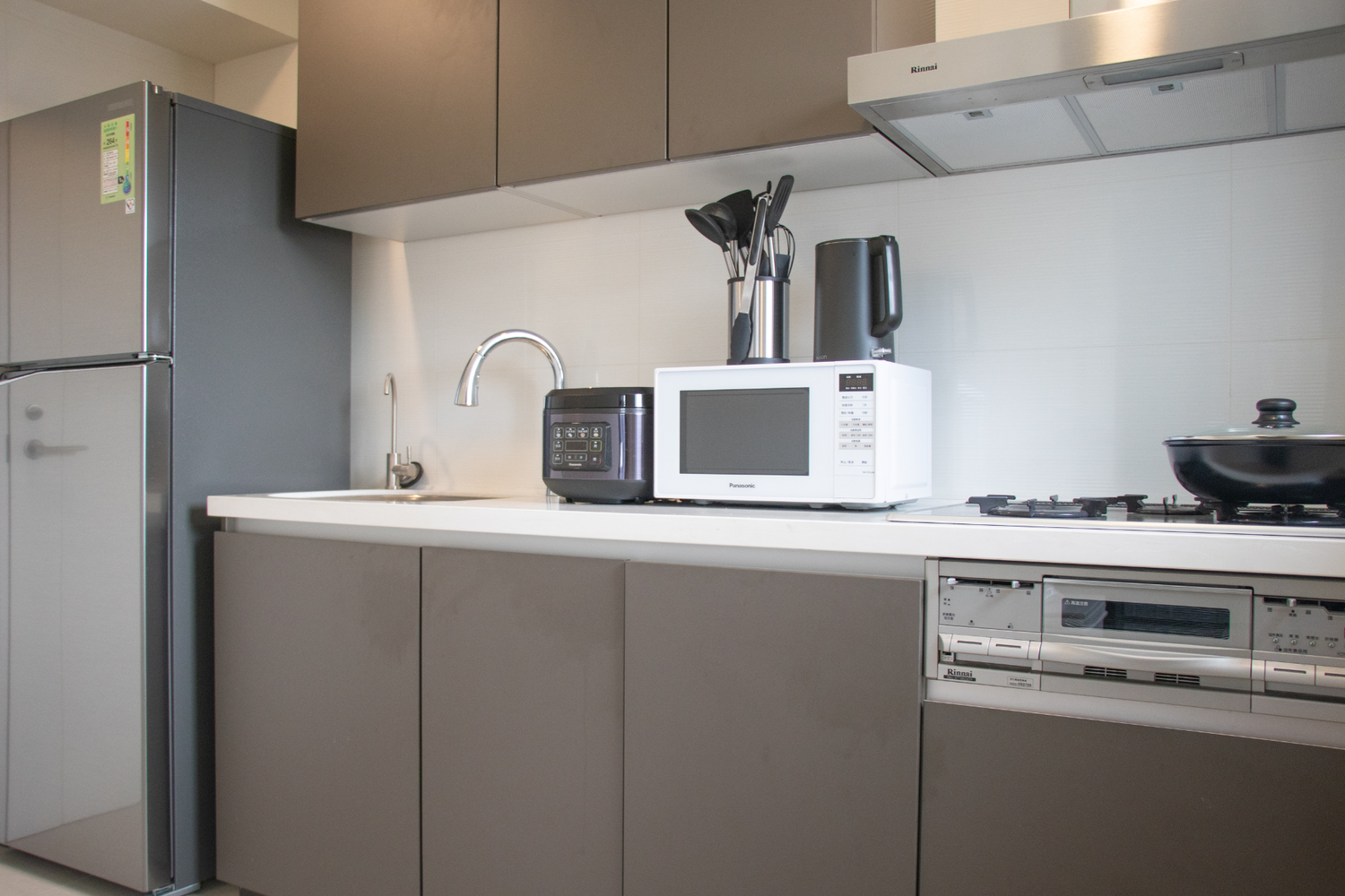 Fully-equipped kitchen for serviced apartment in Taipei Taiwan, ideal for long-term stays - Kolette Home