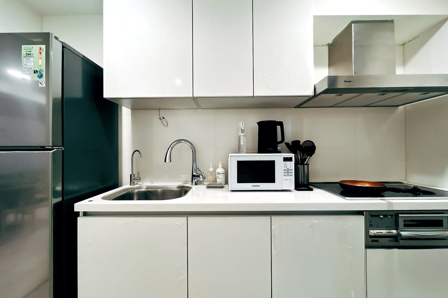 Fully-equipped kitchen for serviced apartment in Taipei Taiwan, ideal for long-term stays - Kolette Home