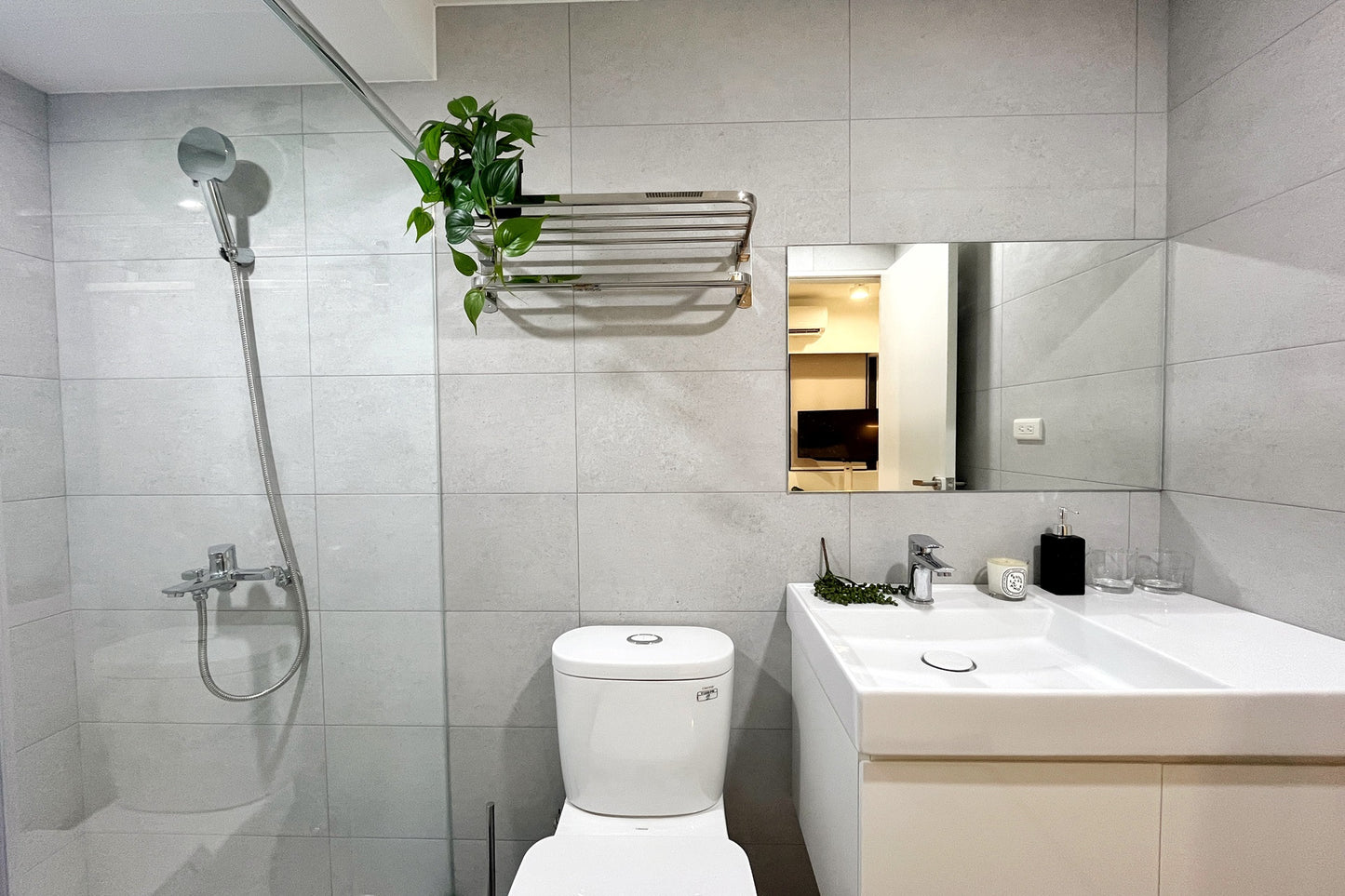 Clean hotel-grade bathroom in Taipei Taiwan short-term rental with shower - Kolette Home