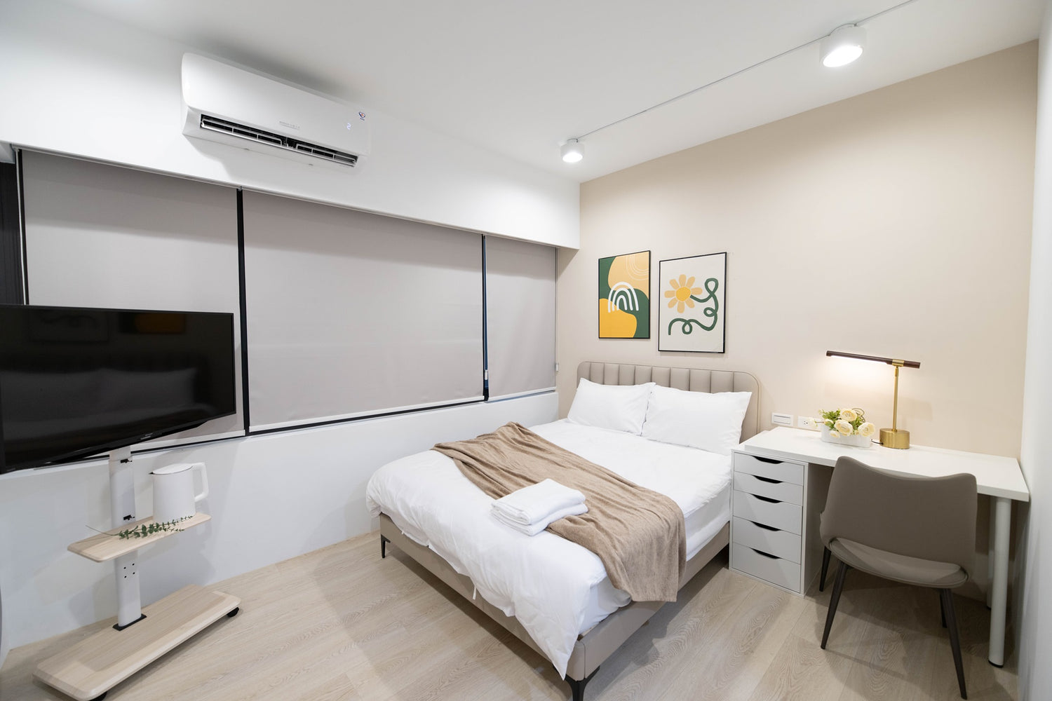 Dedicated workspace for digital nomads in Taipei Taiwan short-term apartment with high-speed Wi-Fi - Kolette Home
