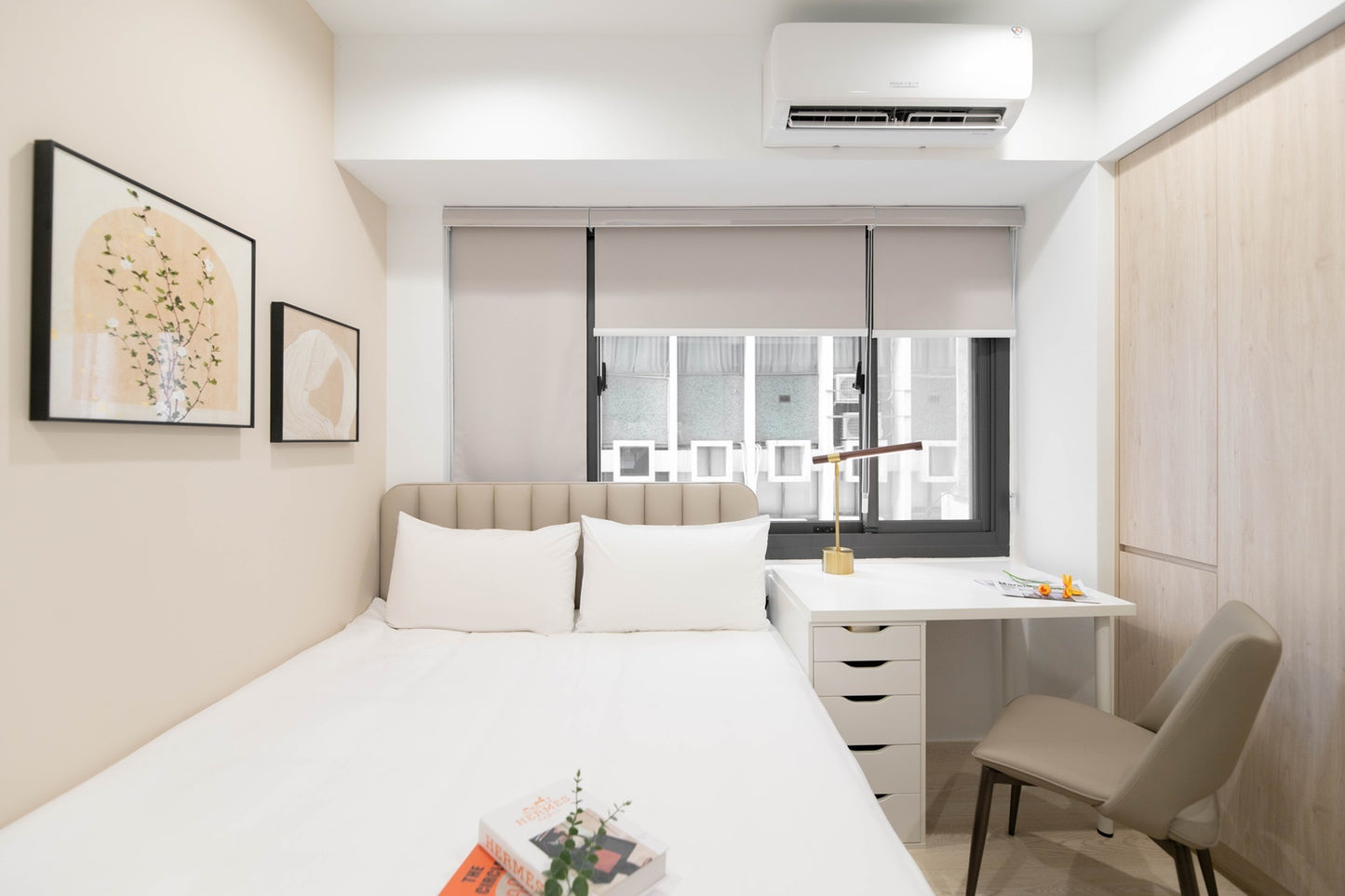 Dedicated workspace for digital nomads in Taipei Taiwan short-term apartment with high-speed Wi-Fi - Kolette Home