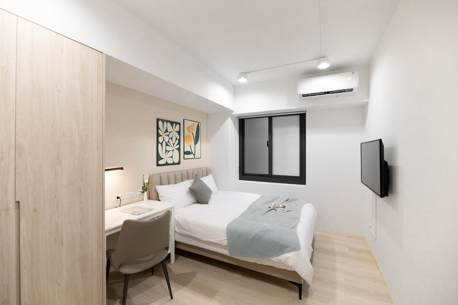 Dedicated workspace for digital nomads in Taipei Taiwan short-term apartment with high-speed Wi-Fi - Kolette Home