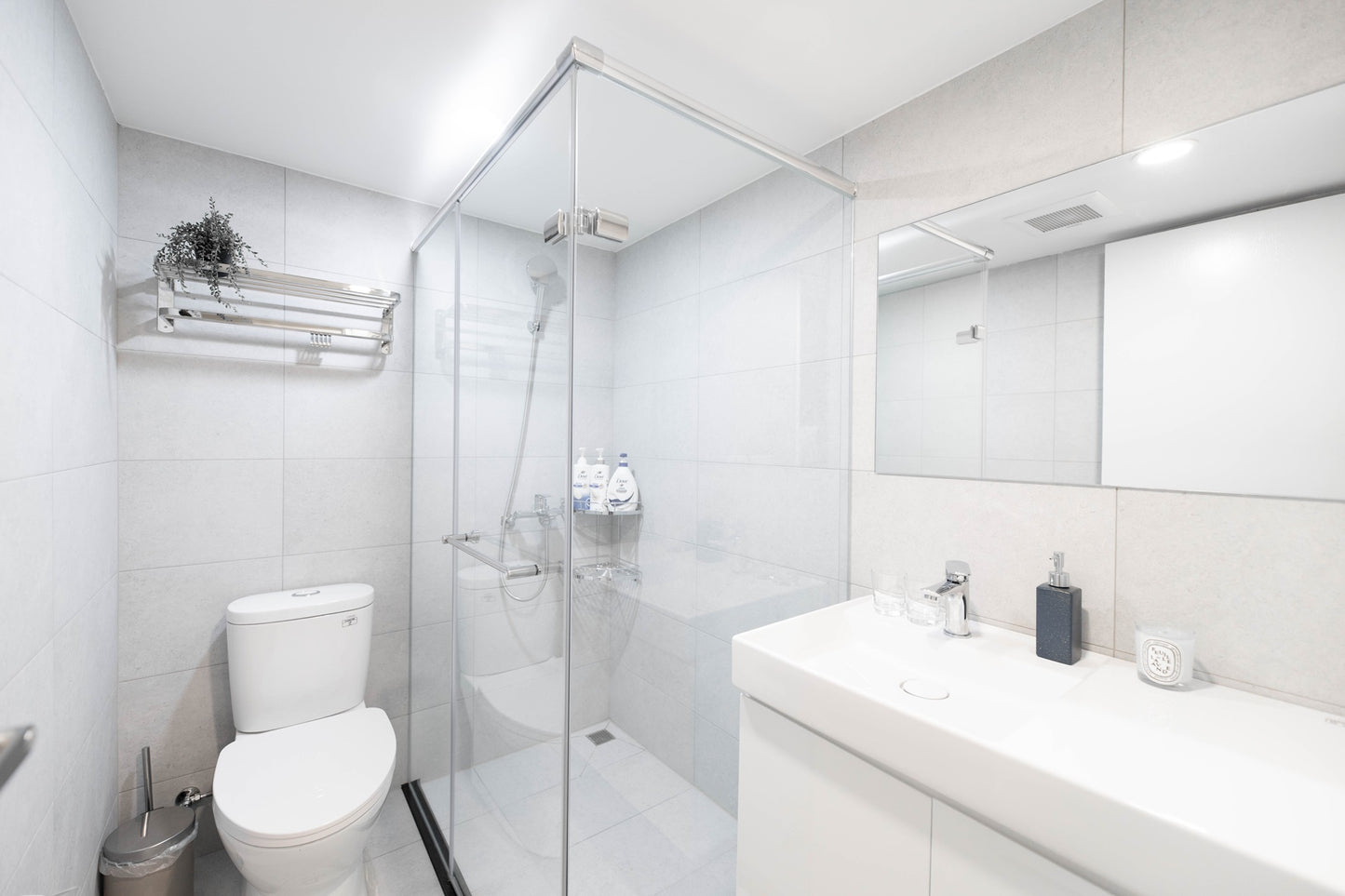 Clean hotel-grade bathroom in Taipei Taiwan short-term rental with shower - Kolette Home