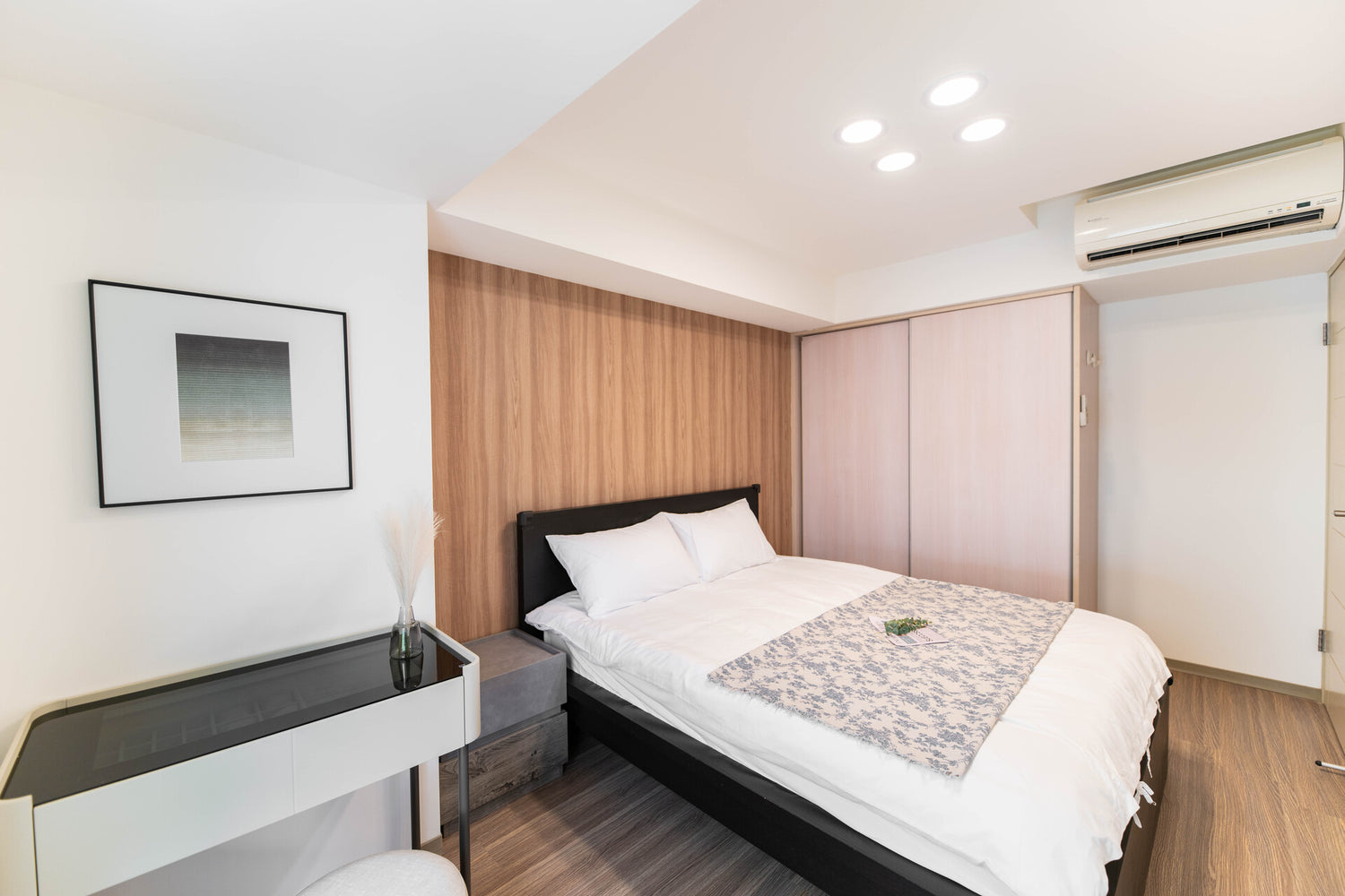 Cozy bedroom in Taipei Taiwan monthly apartment with premium bedding and quiet atmosphere - Kolette Home