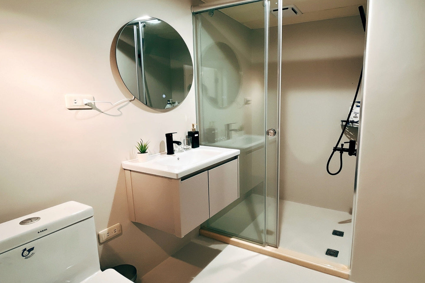 Clean hotel-grade bathroom in Taipei Taiwan short-term rental with shower - Kolette Home