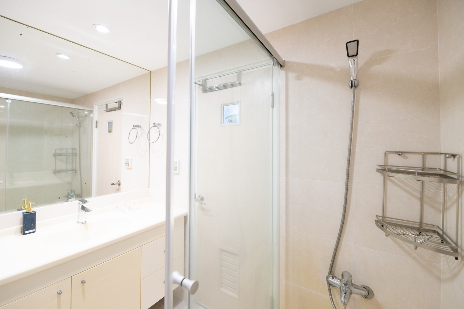 Clean hotel-grade bathroom in Taipei Taiwan short-term rental with shower - Kolette Home