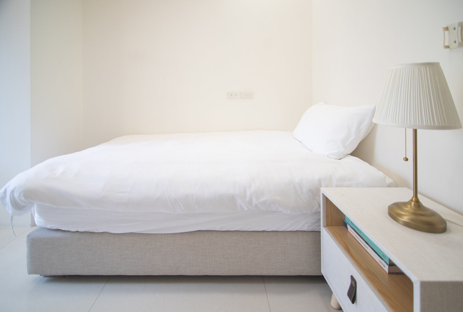 Cozy bedroom in Taipei Taiwan monthly apartment with premium bedding and quiet atmosphere - Kolette Home