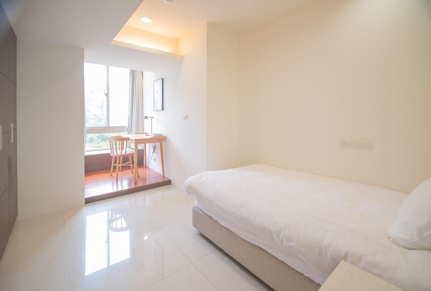 Dedicated workspace for digital nomads in Taipei Taiwan short-term apartment with high-speed Wi-Fi - Kolette Home