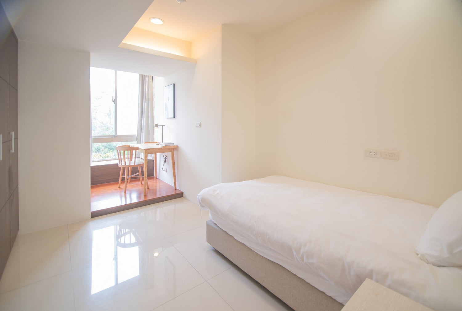Dedicated workspace for digital nomads in Taipei Taiwan short-term apartment with high-speed Wi-Fi - Kolette Home