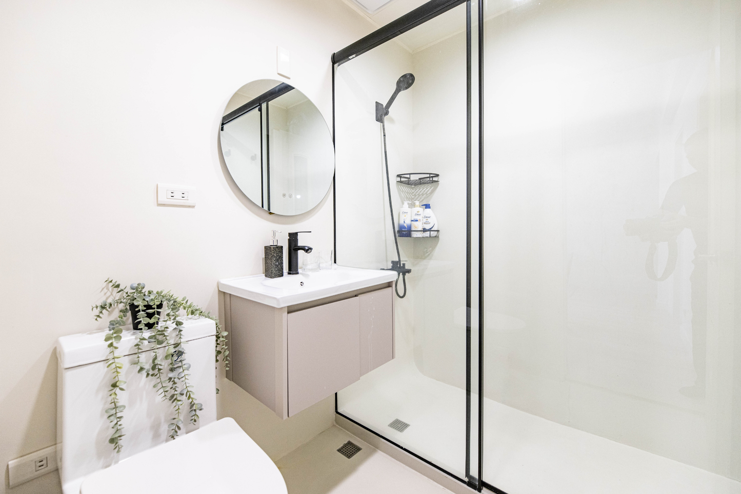 Clean hotel-grade bathroom in Taipei Taiwan short-term rental with shower - Kolette Home
