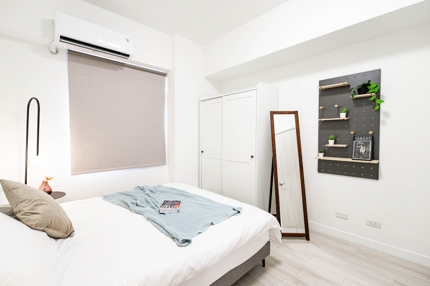 Cozy bedroom in Taipei Taiwan monthly apartment with premium bedding and quiet atmosphere - Kolette Home