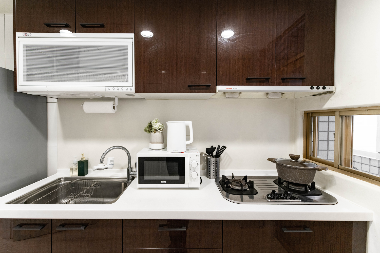 Fully-equipped kitchen for serviced apartment in Taipei Taiwan, ideal for long-term stays - Kolette Home