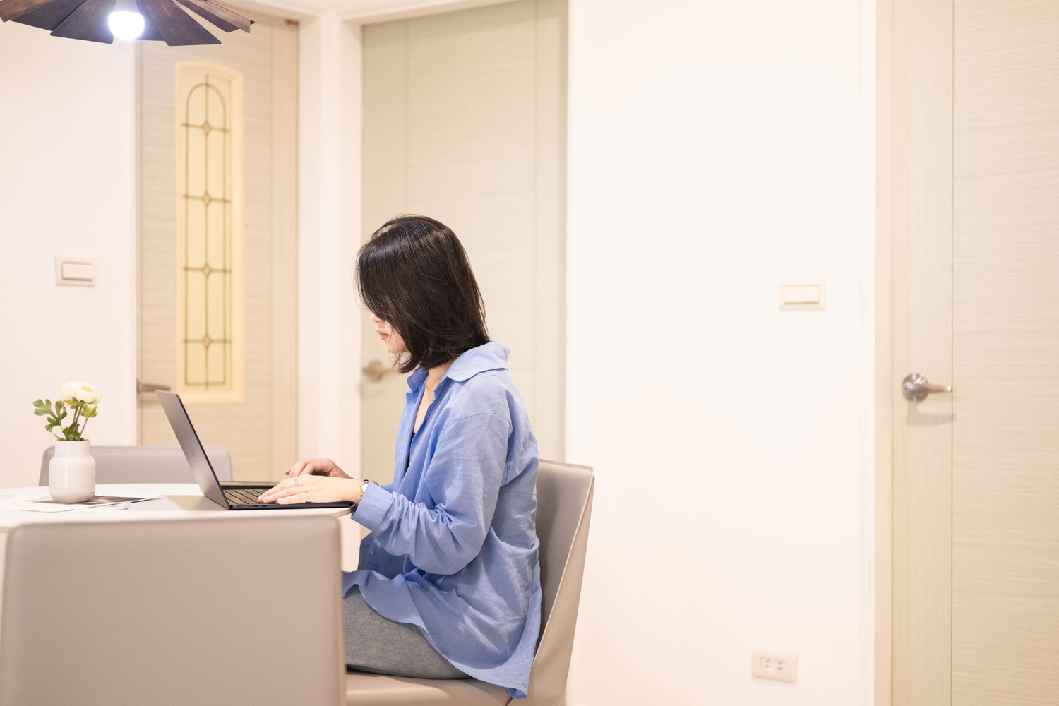 Dedicated workspace for digital nomads in Taipei Taiwan short-term apartment with high-speed Wi-Fi - Kolette Home