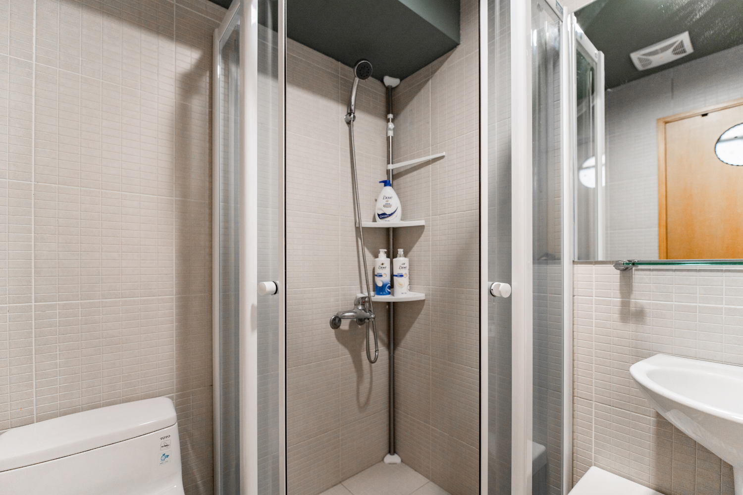 Clean hotel-grade bathroom in Taipei Taiwan short-term rental with shower - Kolette Home