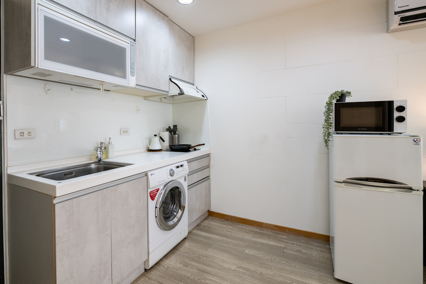 Fully-equipped kitchen for serviced apartment in Taipei Taiwan, ideal for long-term stays - Kolette Home