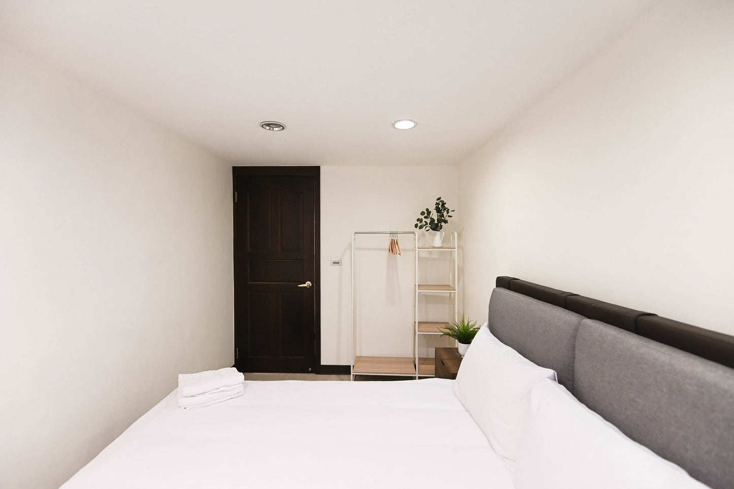 Cozy bedroom in Taipei Taiwan monthly apartment with premium bedding and quiet atmosphere - Kolette Home