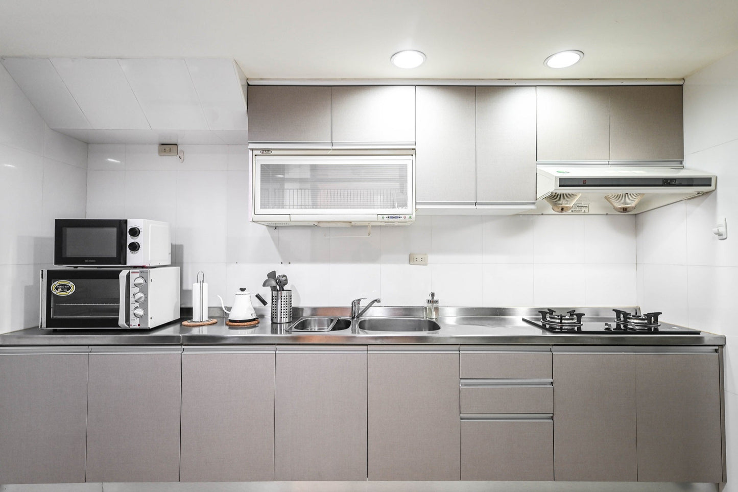 Fully-equipped kitchen for serviced apartment in Taipei Taiwan, ideal for long-term stays - Kolette Home