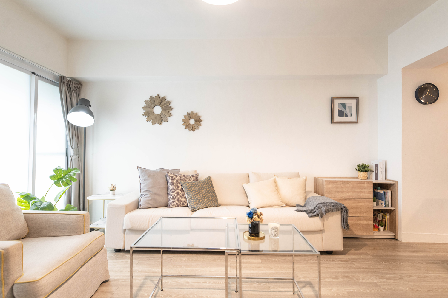 Modern living room in Taipei Taiwan short-term apartment with foreigners friendly - Kolette Home
