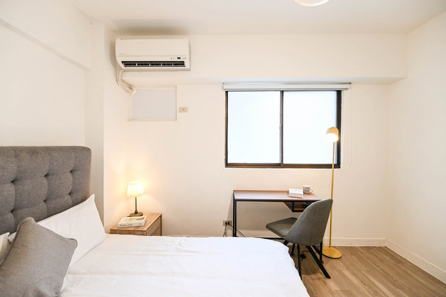 Dedicated workspace for digital nomads in Taipei Taiwan short-term apartment with high-speed Wi-Fi - Kolette Home