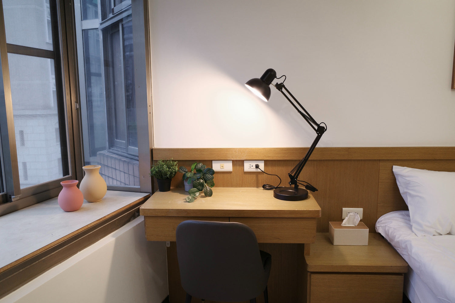 Dedicated workspace for digital nomads in Taipei Taiwan short-term apartment with high-speed Wi-Fi - Kolette Home