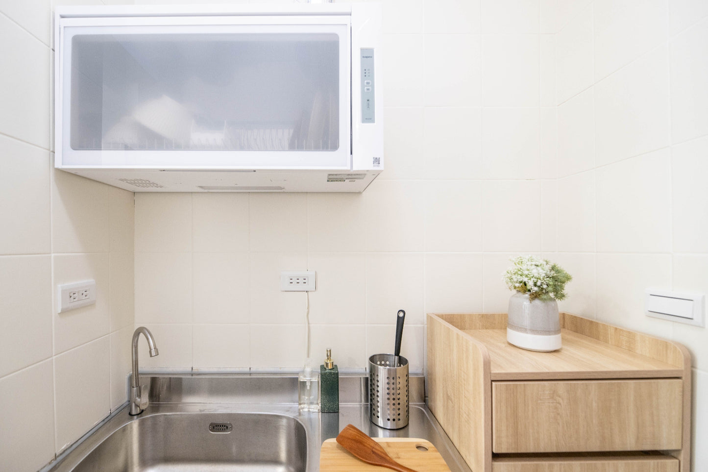 small kitchen for serviced apartment in Taipei Taiwan, ideal for long-term stays - Kolette Home
